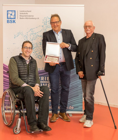 Übergabe der Ernennungsurkunde Übergabe der Ernennungsurkunde